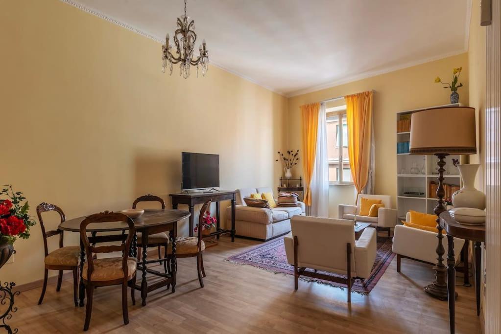 Elegante Appartamento Centrale Roma Exterior foto